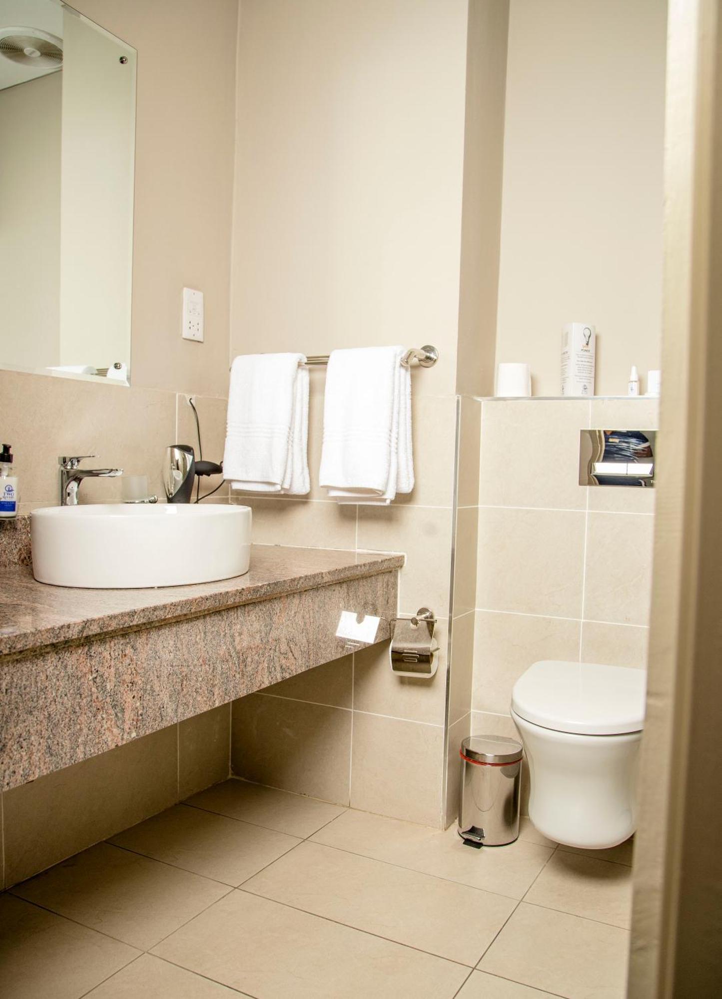 Two Rivers Hotel Касане Екстер'єр фото