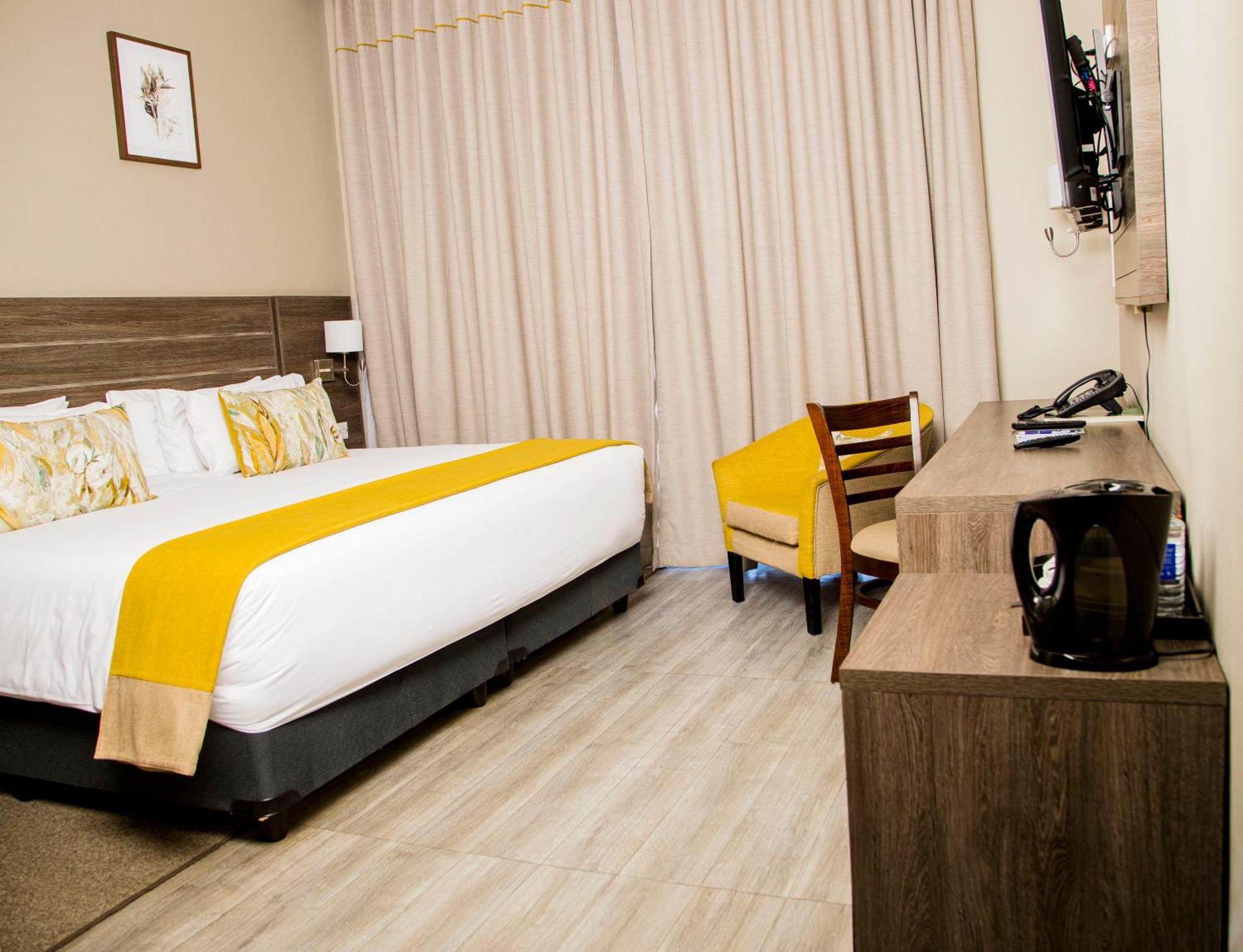Two Rivers Hotel Касане Екстер'єр фото